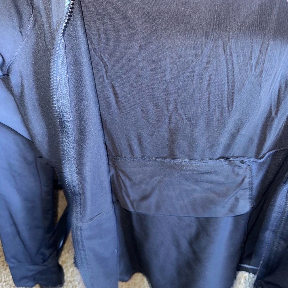 Fabletics Medium Black Women’s workout Black Sporty Jacket - Picture 9 of 10